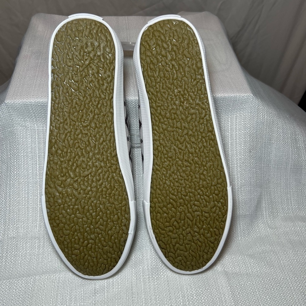 Simply Southern Slip-On Sneakers/Tennis Shoes - Size 7 - Gray/Brown Tribal - NWT - Picture 5 of 6